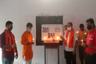 abvp paid tribute to the martyred policemen