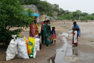 ವಲಸೆ ಹೋಗಿದ್ದ ಕಾರ್ಮಿಕರು ಸ್ವಗ್ರಾಮಗಳತ್ತ