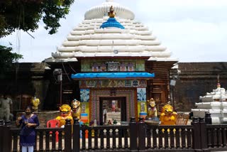 On the first Monday of Shravan, there is no crowds at the Lingaraj temple