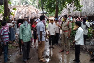 east godavari dst p.gannavarm si orders the persons who will come on road unnecessary