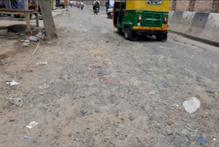 Jaitpur-Badarpur road of Delhi is in poor condition