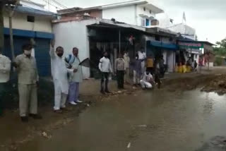 Water entering houses due to sarpanch's negligence in jabalpur