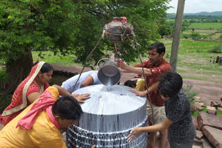 शिव भक्तों ने किया महा रुद्राभिषेक, Shiva devotees did Maha Rudrabhishek