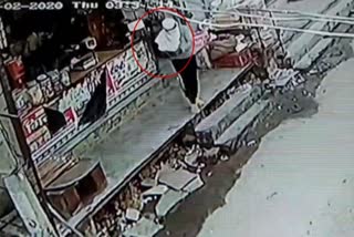 robbery from shopkeeper at gunpoint in faridabad