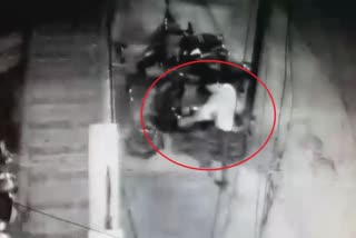 lootera-active-and-loot-a-bike-caught-on-cctv