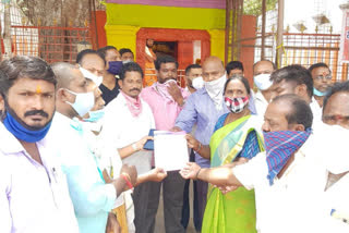 Councilors resolved not to demolish the temple in road widening works in yadagirigutta