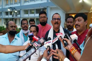 Congress delegation handed over memorandum to CM Hemant Soren in Ranchi