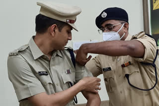 Bilaspur Police carries Chhattisgarh Police Insignia on her shoulders