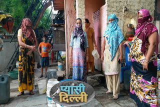 delhi water crisis laxmi camp people craving for water