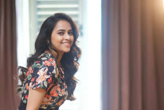 Actress Sridivya  new stills.