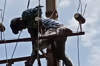 electrician  died with current shock in velicheru east godavari district