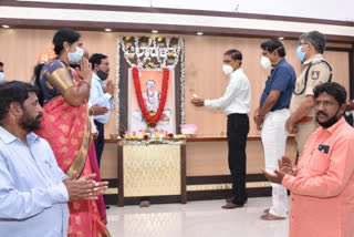 A simple celebration of hadapada Appanna Jayanti in Vijayapura.