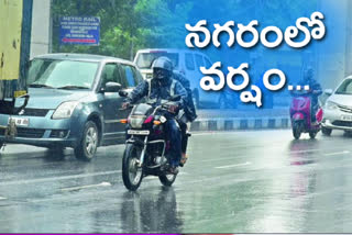 heavy rain in secundrabad  and roads fill with water