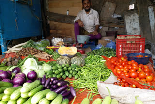 Increasing prices of vegetables made people difficult in delhi