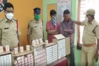 kurnol dst adoni police  seized karnatka liquor