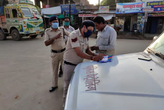 Ratanpur police take a action on people they not wearing mask