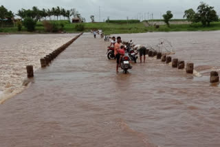 Heavy rain in Maharashtra ...water overflowed in 2 bridges