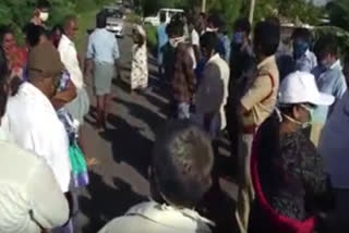 villagers protest in nellore dst due to no transport of sand