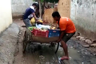 people facing problem due to bad condition of roads at bhati mines