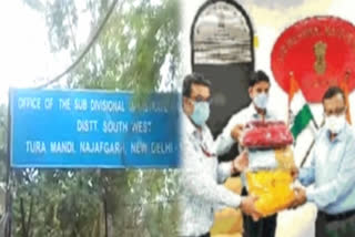 IDFC First Bank handed over 10,000 masks to Najafgarh SDM