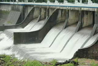 തൃശൂർ  trissur  dam  opened\  flow  water level  haeavy rail red alert  ജലനിരപ്പ് \  പെരിങ്ങൽക്കുത്ത് ഡാം