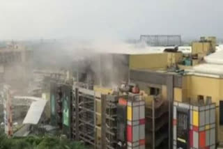 Noida DLF Mall roof break video viral