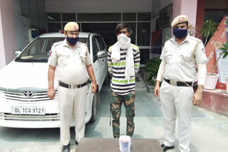 snatcher arrested in case of snatching mobile in najafgarh of delhi