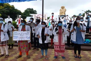 Doctors, medical students protest in Davanagere