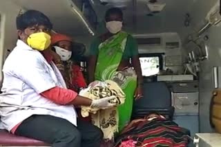 women-gave-birth-in-ambulance-at-gadag