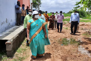 Mayor neetukiran visited several colonies in Nizamabad city