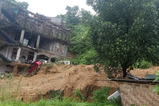 landslide-at-arunachal-itanagar-destroy-house-and-car-or-death-one-children