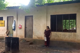 മലപ്പുറം  school  tribal  വെണ്ണേക്കോട്  ബദൽ സ്കൂളിന്  ഫിറ്റ്നസ് സർട്ടിഫിക്കറ്റ്  അച്ചാമ്മ ജോസഫ്  malappuram