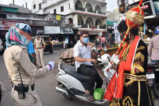 Yamraj himself took to the streets to make people aware of Corona