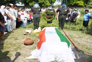 funeral of the  Army jawan was done with state honor in atayal village