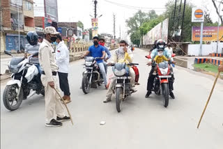 Police is taking action against the people who left home unnecessarily in curfew