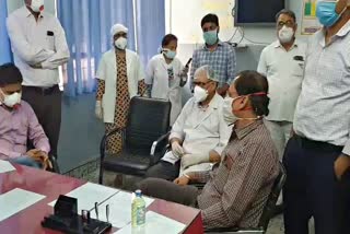 Doctors are not getting masks in Dausa,  Dausa News