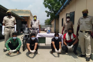 Baba haridas nagar police Crack team arrested four miscreants