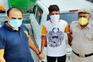 police arrest snatcher from anand parbat in delhi