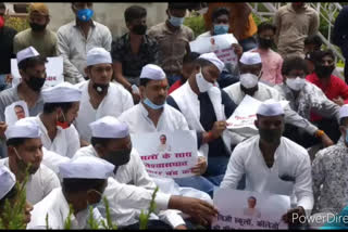 NSUI's protest over fee hike and general promotion in Jabalpur