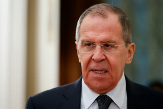 Russia's foreign minister mocks intel