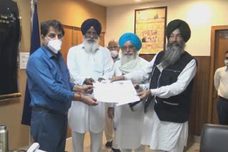 leaders of akali dal amritsar give memorandum to DC faridkot