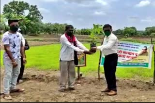 honoring-farmers-through-thet-shetkaryachya-bandhavar-campaign-in-nagpur