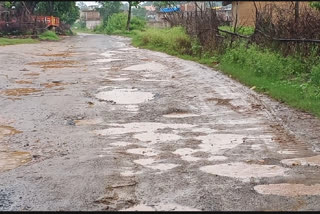 bad condition of Pratappur Banaras Road in surajpur