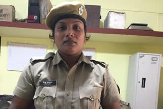 jagatsinghpur latest news, lady constable's honesty in jagatsinghpur, lady constable reshma sahani, ଜଗତସିଂହପୁର ଲାଟେଷ୍ଟ ନ୍ୟୁଜ୍‌, ଜଗତସିଂହପୁରରେ ମହିଳା କନେଷ୍ଟବଳଙ୍କ ସଚ୍ଚୋଟତା, ମହିଳା କନେଷ୍ଟବଳ ରେସ୍ମା ସାହାଣୀ, ଜଗତସିଂହପୁରରେ ଲେଡି କନେଷ୍ଟବଳଙ୍କ ସାଧୁତା