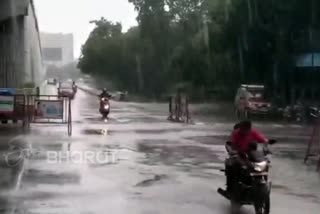 heavy-rains-continue-for-4th-day-in-vellore