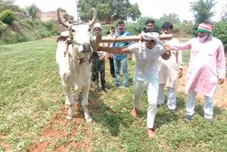 Congress unique protest against increase in petrol and diesel