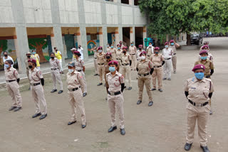 Civil defense personnel were given certificates in Kirari