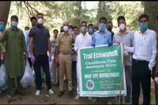 Tral: Shikargah cleaned by volunteers