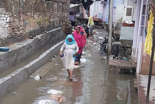 the relief from the heat from the rain, the mud caused trouble