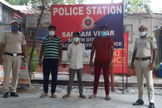 Delhi Police arrested three miscreants in case of liquor smuggling